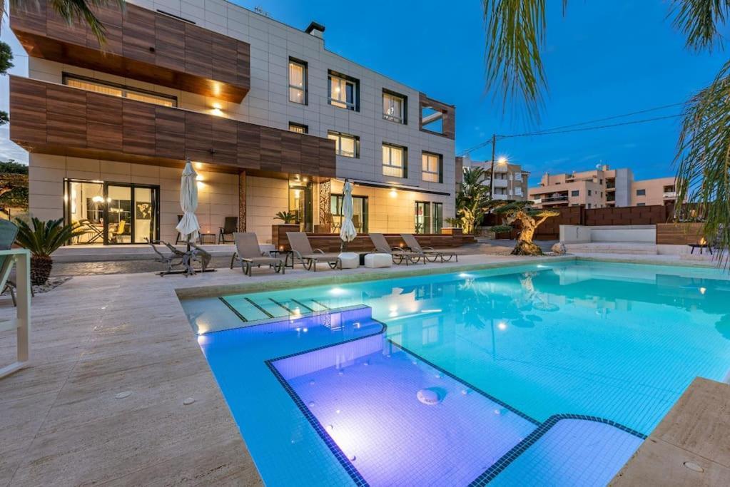 미아미플라자 Lusso E Relax Con Piscina A 2 Minuti Dal Mare 아파트 외부 사진